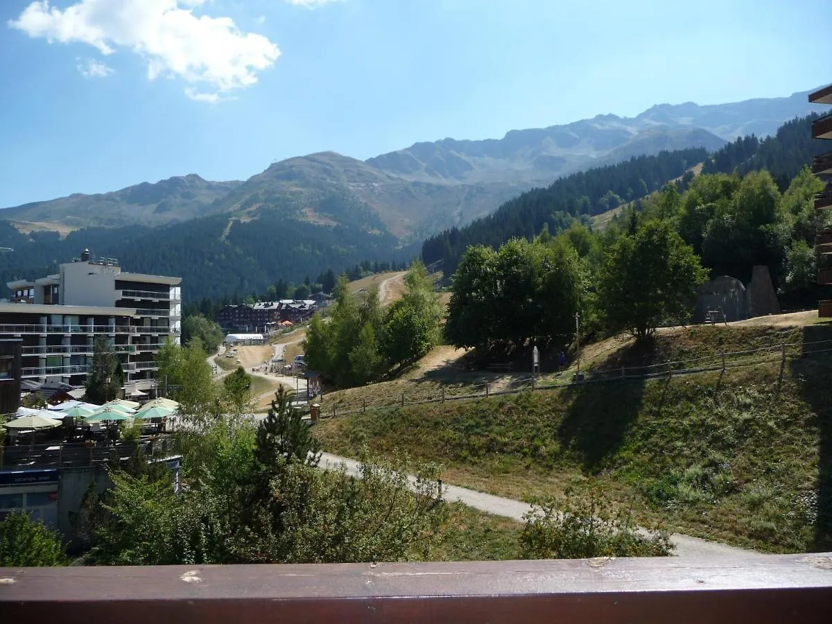 2 Pieces, Skis Aux Pieds, Proche Commerces Avec Balcon. Capacite 6 Pers, Animaux Non Admis - Fr-1-771-11 Les Adrets Appartement