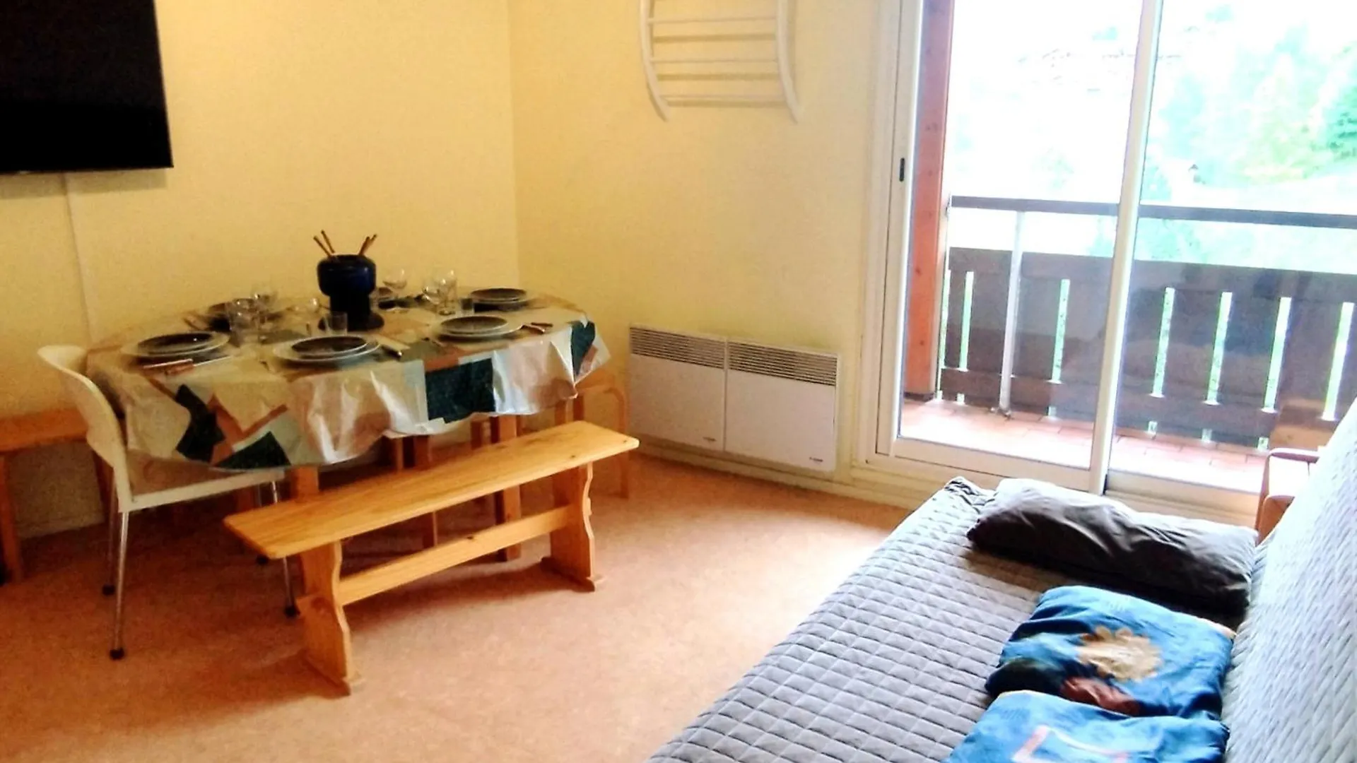 2 Pieces, Skis Aux Pieds, Proche Commerces Avec Balcon. Capacite 6 Pers, Animaux Non Admis - Fr-1-771-11 Les Adrets Appartement